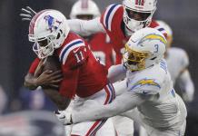 El mexicano Fernando Von Rossum gana el Ralph Hay Pioneer del Salón de la Fama de la NFL
