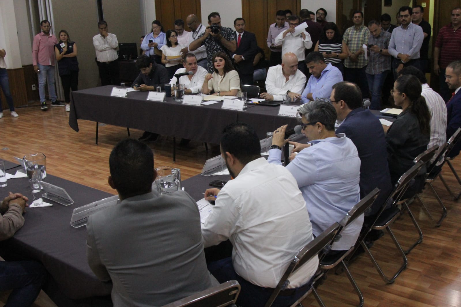 MC y Morena acuerdan extinguir al ITEI; PRI y PAN se oponen