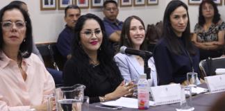 Revisan en un foro la iniciativa para prohibir el uso de teléfonos celulares en las aulas